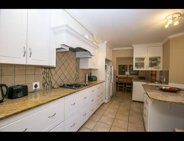 4 BEDROOM HOUSE TO LET IN FAIRLAND